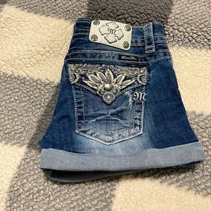 GUC Miss Me Embellished Size 28 Jean Short
